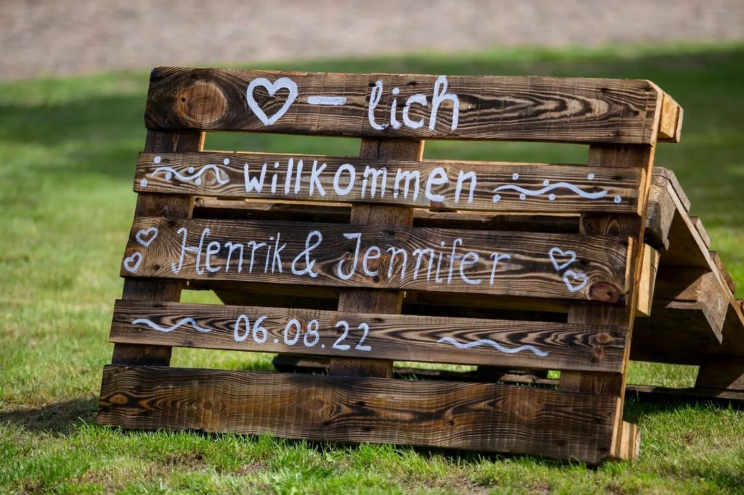 #throwback am 06.08. waren wir in #Kuhfelde und durften Jennifer & Henrik an ihrem Ehrentag den Abend mit einem bunten G...